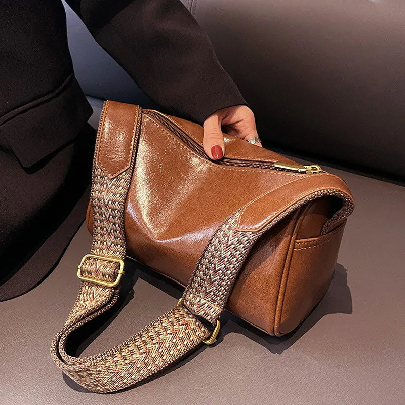 TRINE | VINTAGE LEATHER CROSSBODY BAG